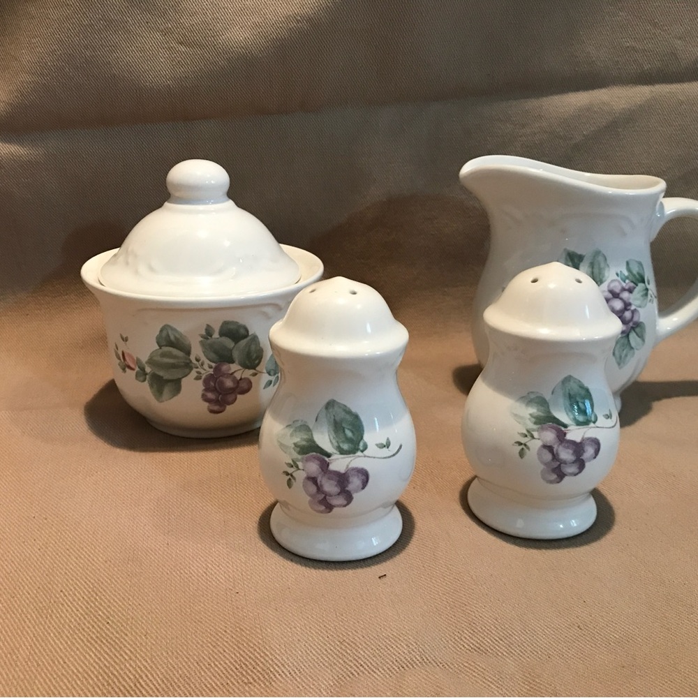 PFALTZgraff grapevine sugar, creamer, salt and pepper set